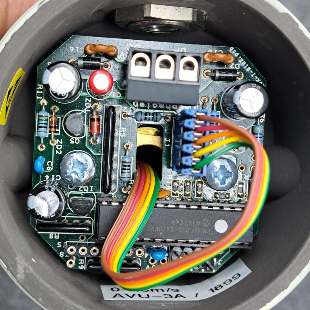 Dwyer AVU-3-A Air Velocity Transmitter