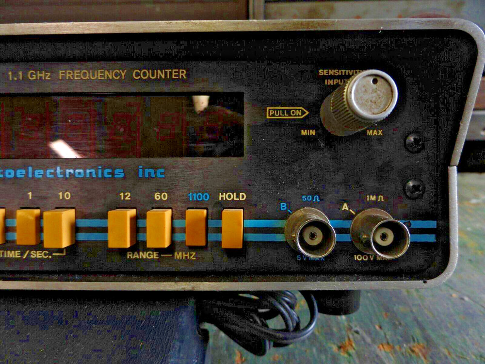 Optoelectronics 8010 Frequency Counter (Working Unit)