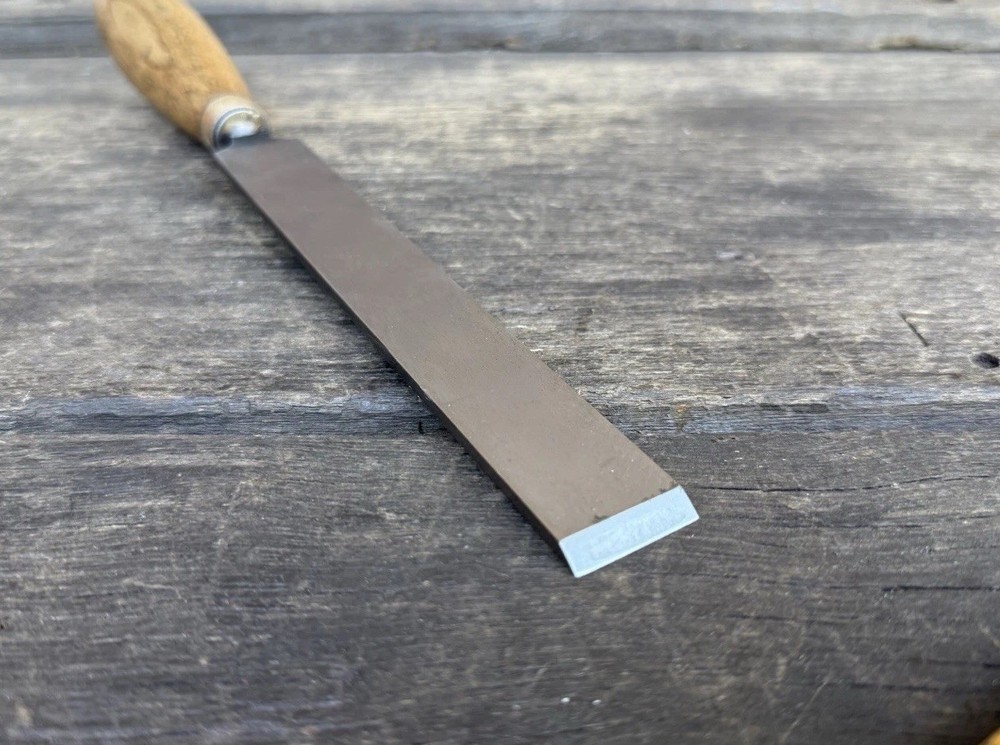 Vintage 1” Thin Bladed Paring Chisel Woodworking Carpenters Old Tool