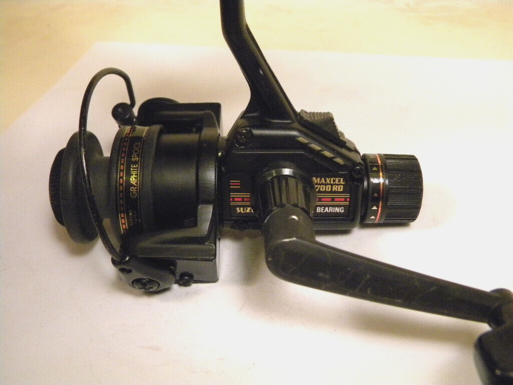 Vintage Suzumi Maxcel 700RD spinning reel