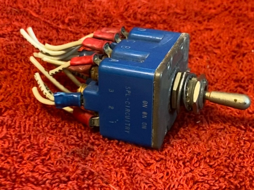 MICRO SWITCH 3 POSITION TOGGLE SWITCH P/N 4TL11-72