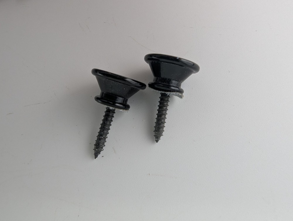 2020's Jackson JS32 Warrior Strap Buttons Black