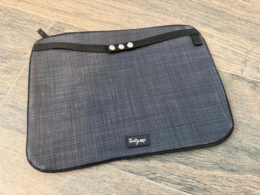 Thirty One Zipper Pouch