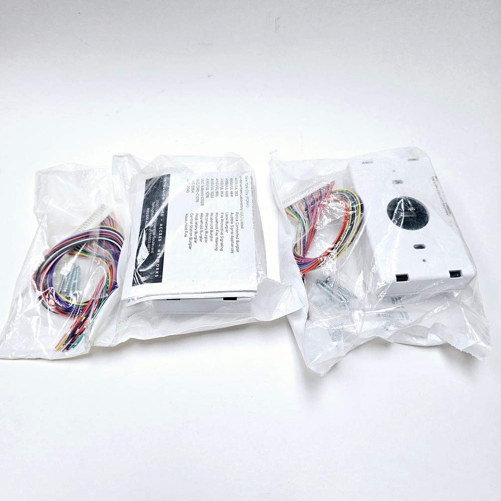 DMP 716 4 Wire Output Expander White NEW Sealed