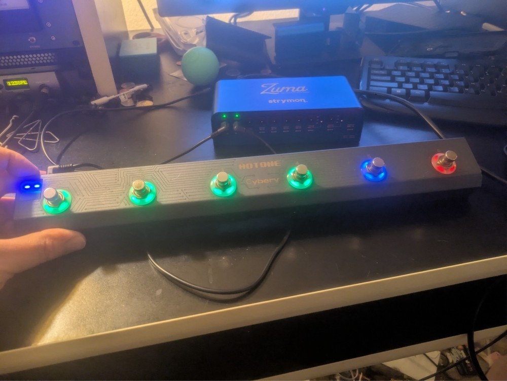 Hotone Cybery Pedal Switcher