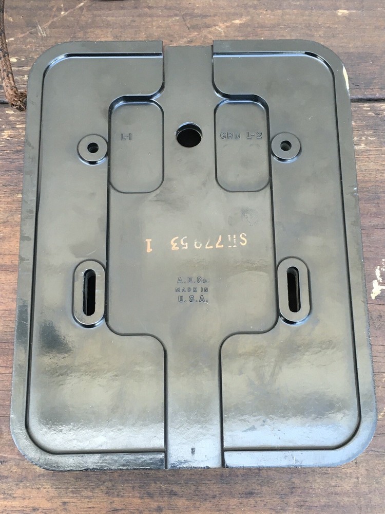 Monophone no dial Automatic Electric Company with working Ringer Box set.