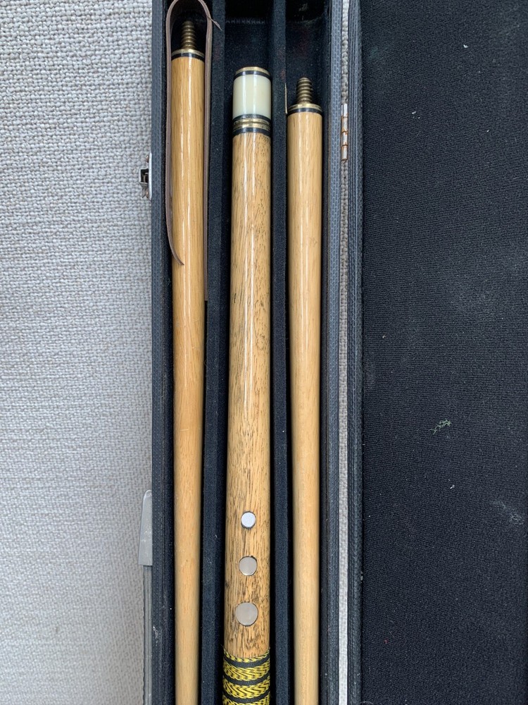vintage pool cue stick with case