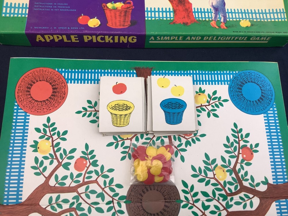 Vintage 1974 Spears Apple Picking Board Game Complete.