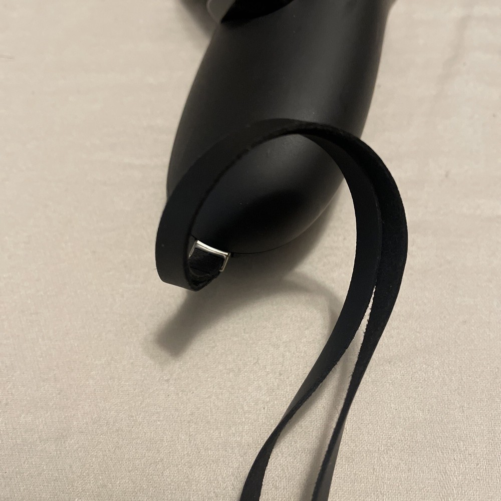 Meta Quest Pro RIGHT Controller Only - VR Headset - Charging Cable - Tested