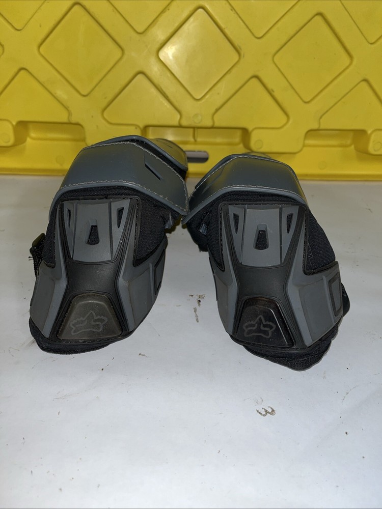 Fox Racing Extreme Elbow Guards, Black/Gray, Size S/M