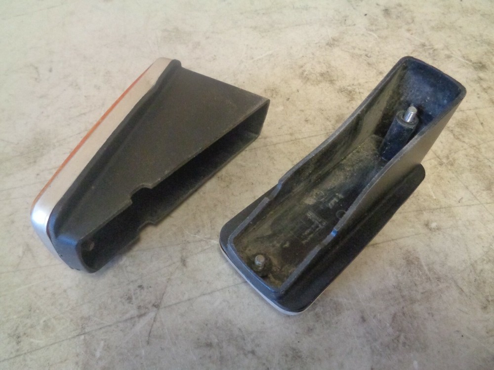 1982 YAMAHA 650 MAXIM SIDE REFLECTORS