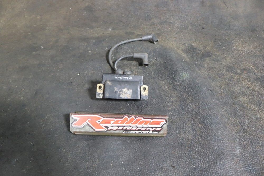 JOHNSON 40HP OUTBOARD IGNITION COIL SPARK PLUG CAP 583740