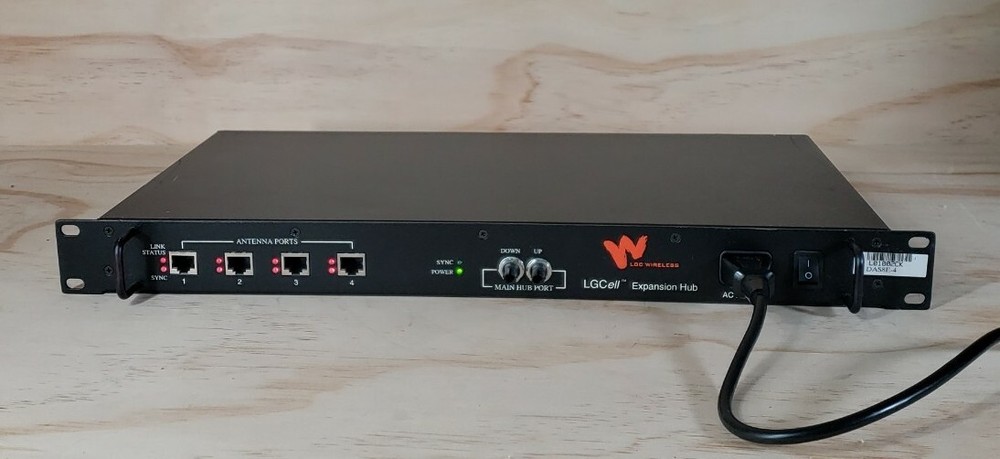 LGC Wireless LG Cell Expansion Hub DAS8E - Powers on