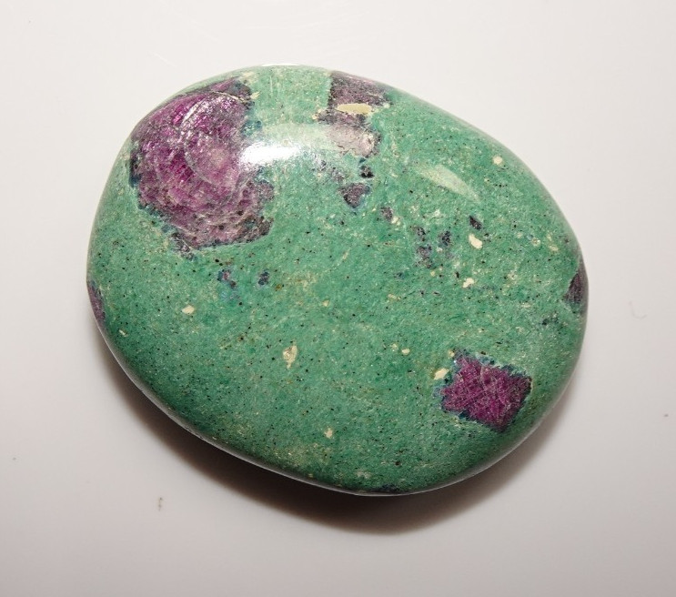 Ruby Fuchsite Palmstone - India sc1011