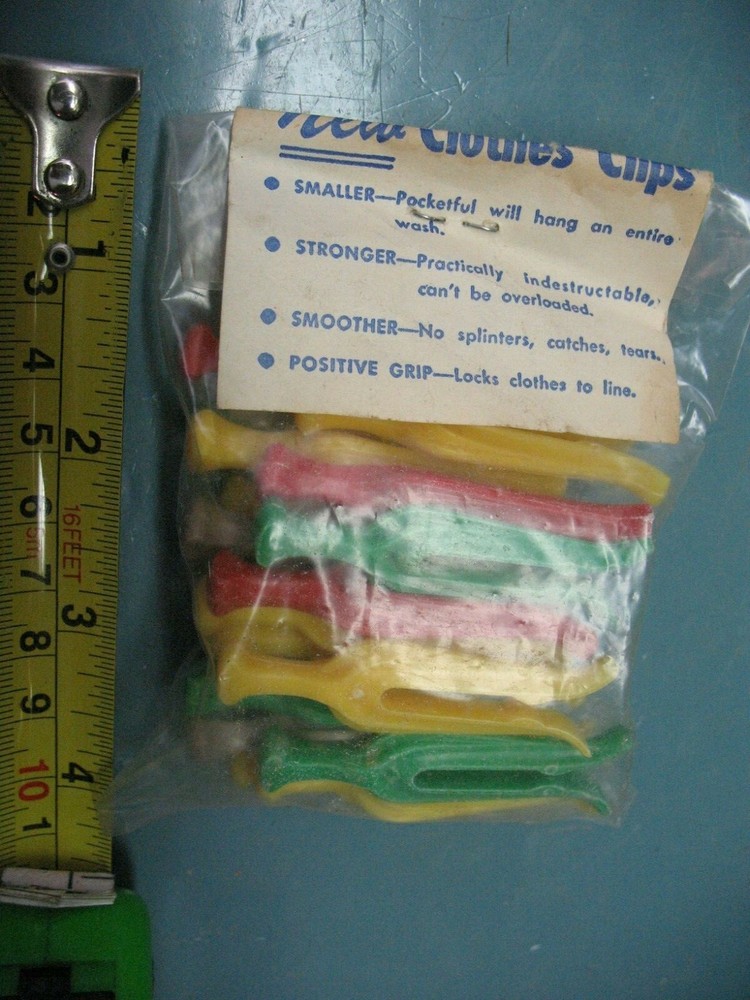STRATO - WARE SELF LOCKING CLOTHES CLIPS UNOPENED ORIGINAL PACKAGE NICE