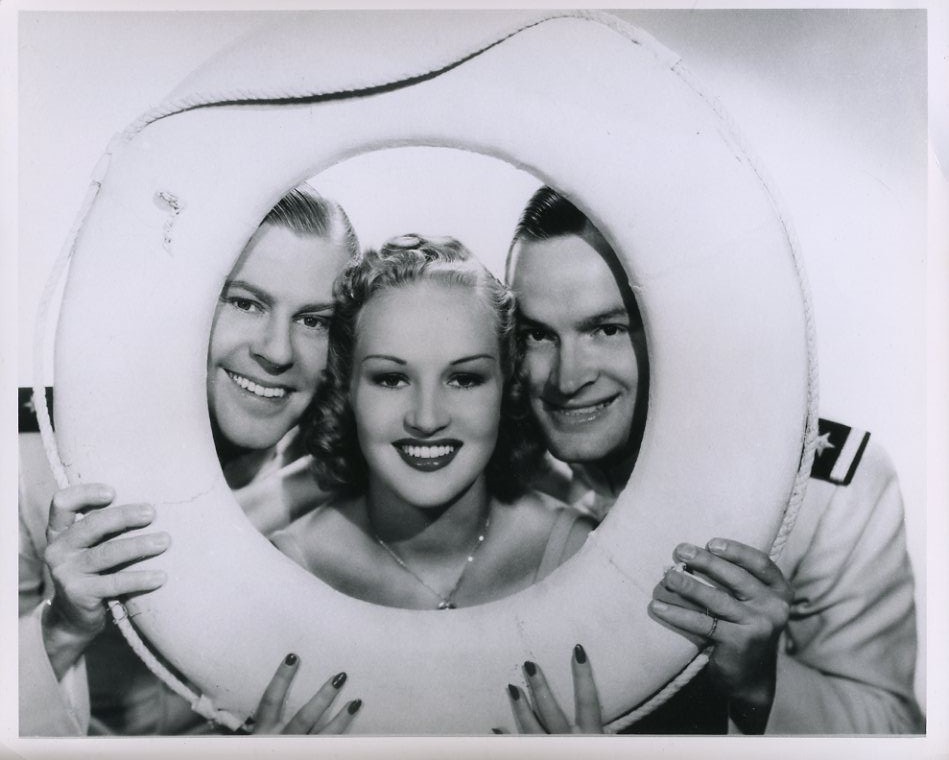 BETTY GRABLE 8X10 PHOTO X5139
