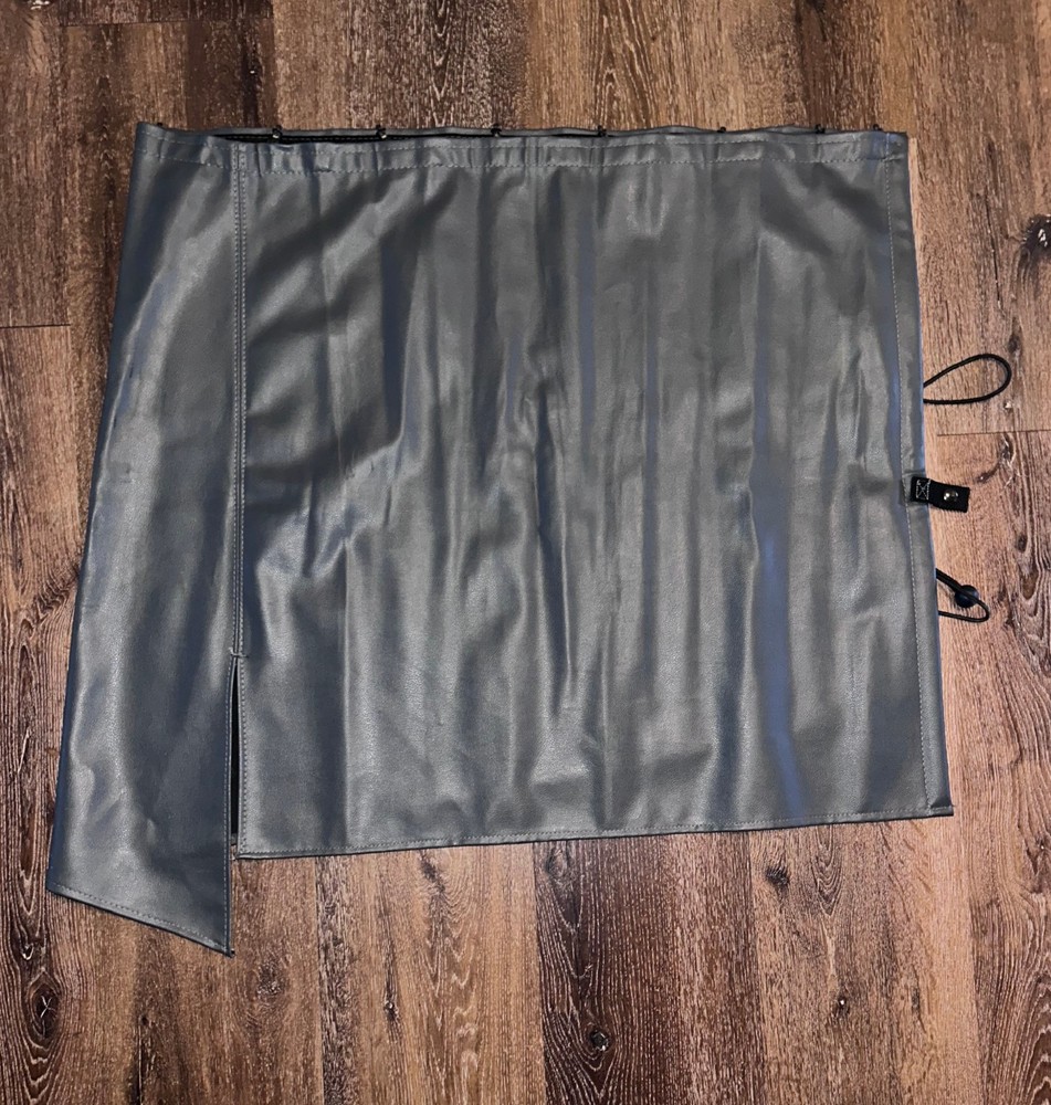 Peterbilt 579 / 567 Windshield Privacy Curtain (2013-2026)