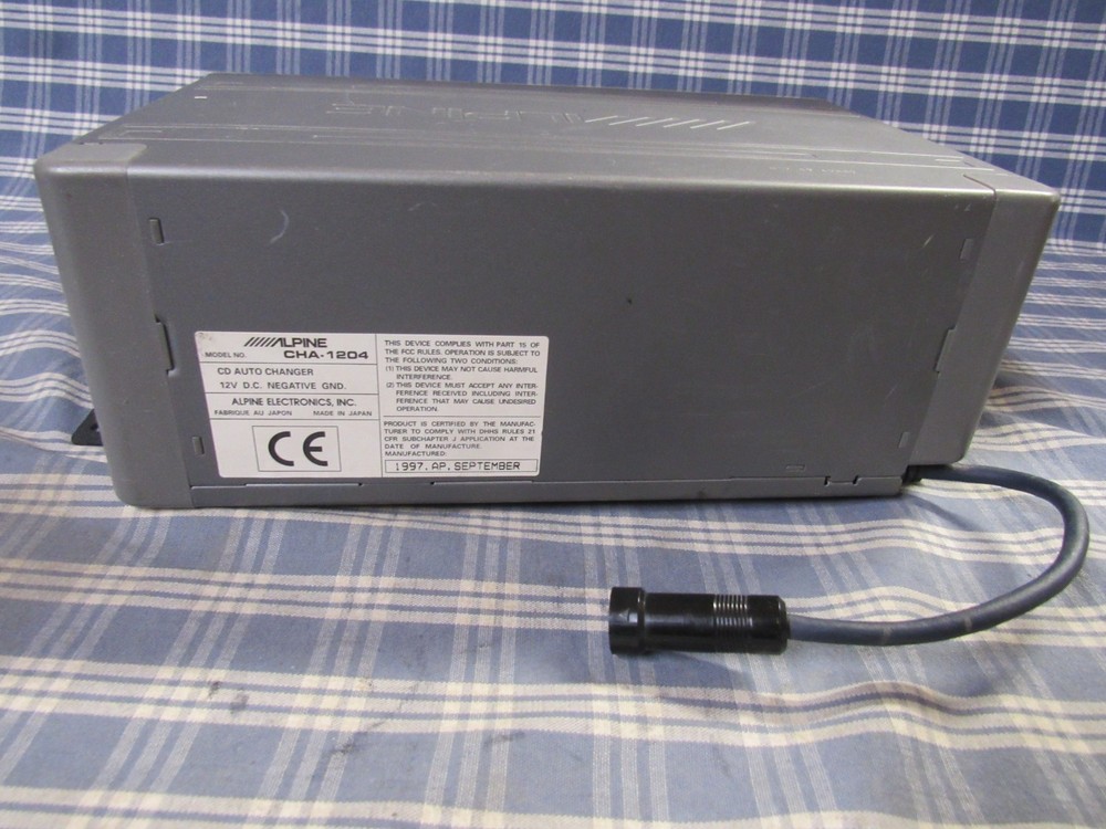 Alpine CD Shuttle 12 Disc CHA-1204 (Please Read Powers On) FAST FREE SHIPPING.