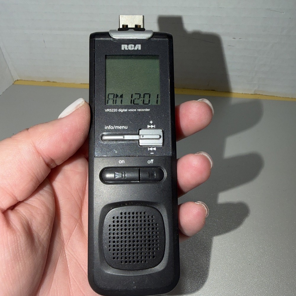 RCA Digital Handheld Voice Recorder VR5220 - A Tested Fully Functional