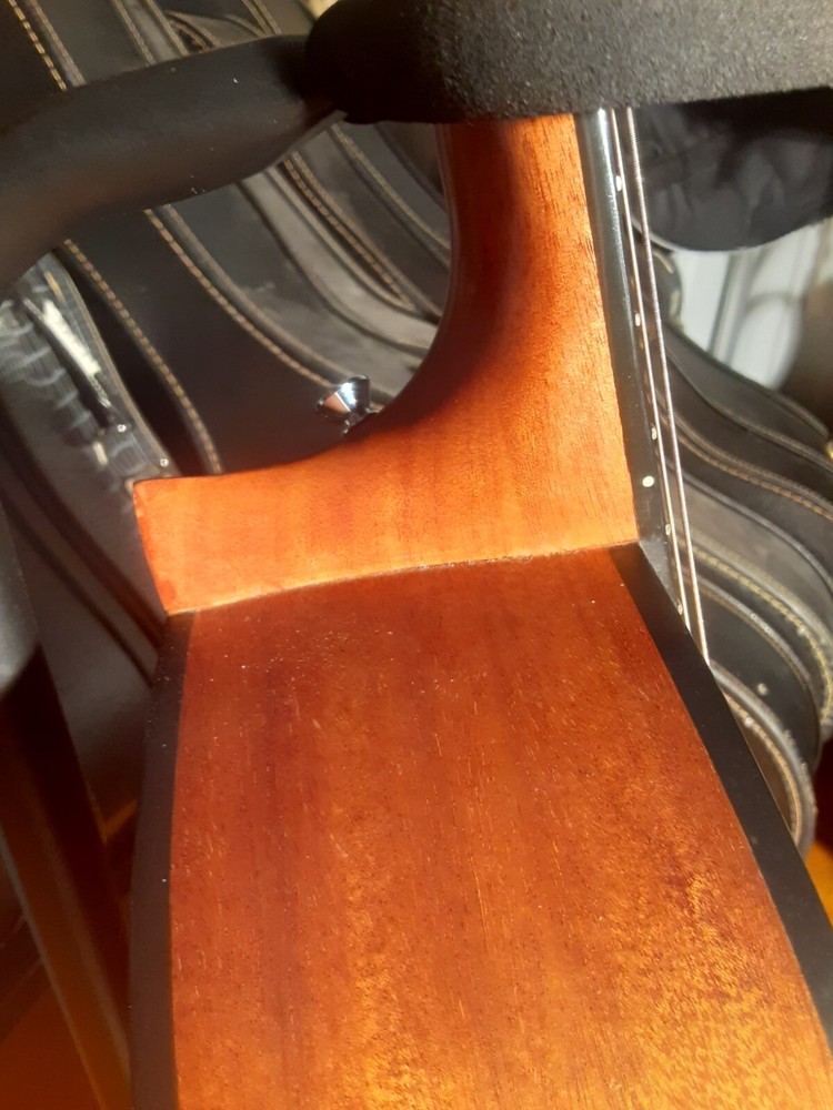 Hohner HC620 Classical Guitar Solid Top 2-Way Truss Rod