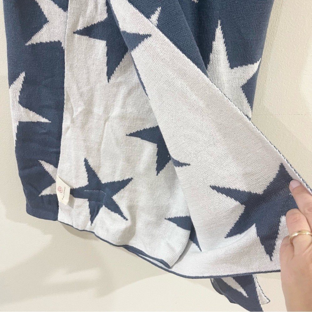 Pink Lemonade Blue Star Patterned Throw Blanket Reversible