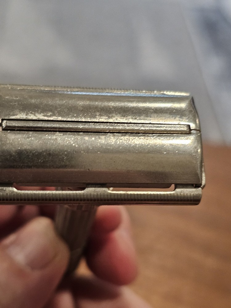 vintage gillette Razor G4 (CT)