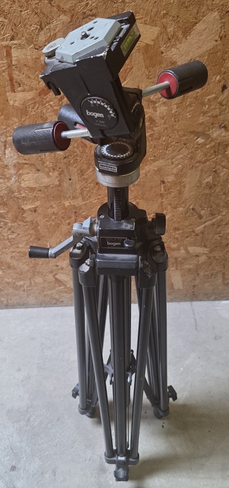 Bogen Manfrotto 3246 Tripod with Bogen Manfrotto 3047 3-Way Head