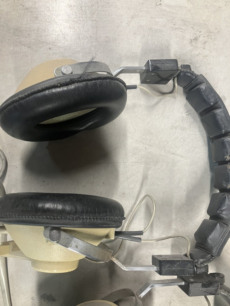 Revere Electronics Hush-A-Com Aviation Pilot Communication Headsets &control box