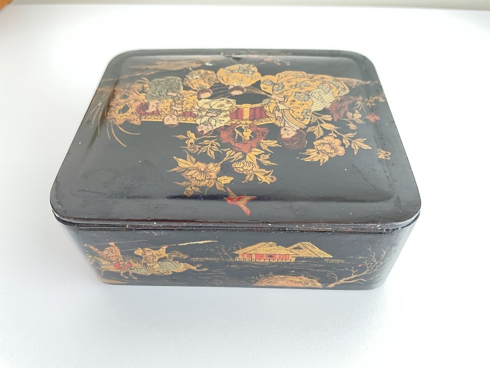 Antique Meiji Japanese Lacquer Box