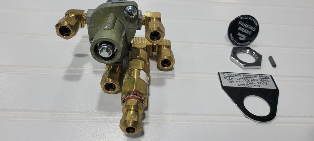 Bendix Dash Control Module Parking Brake Air Valve Assembly Push Pull UD1403 MCI