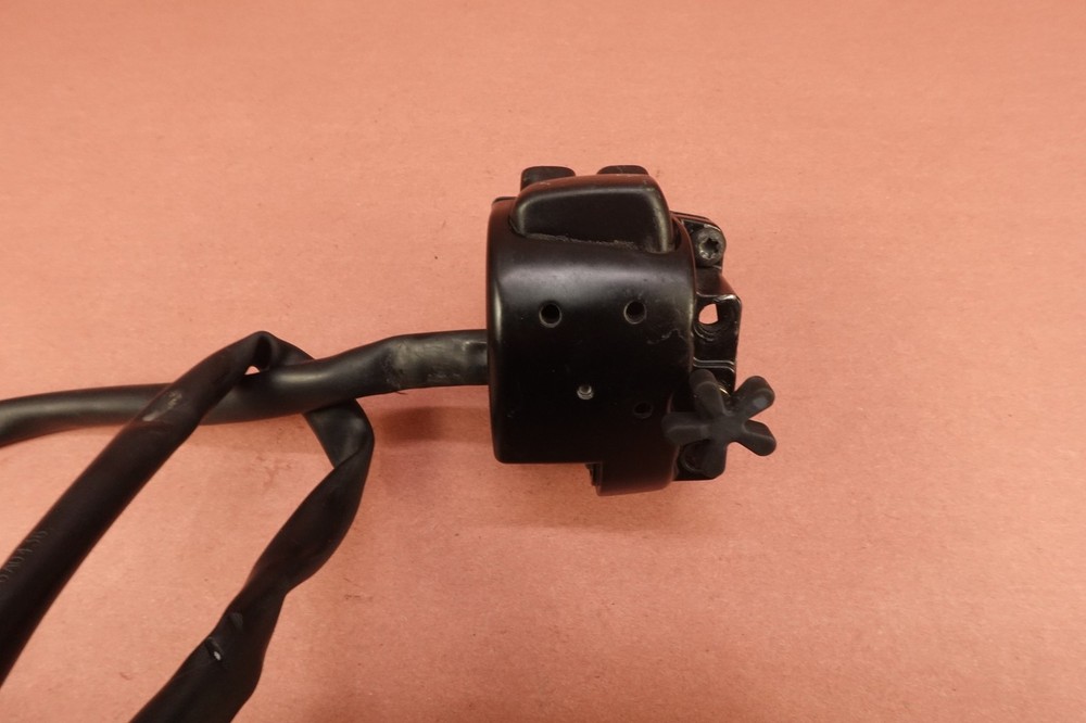 2000-2006 HARLEY-DAVIDSON SOFTAIL FXSTBI RIGHT HANDLEBAR STOP START KILL SWITCH