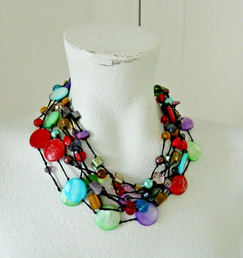 VTG. Y2K Beaded Multi Strand Multi Color Necklace