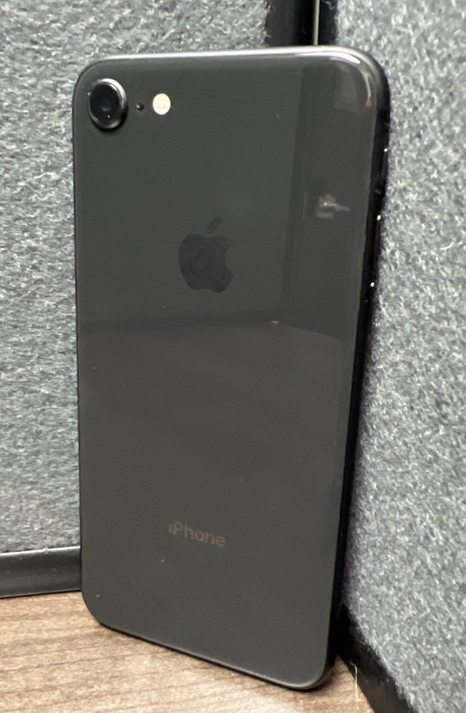 iPhone 8 - 64 GB - Space Gray (Unlocked)