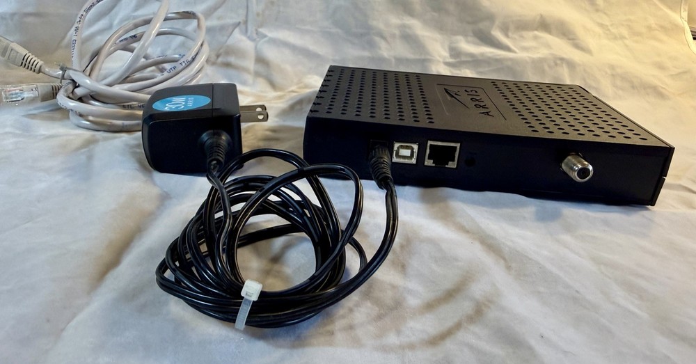 ARRIS CM450A Cable Modem Used