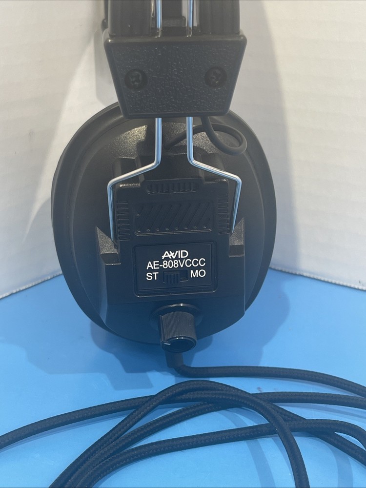 Avid Education AE-808 Switchable Stereo/Mono Headphone with Voume Control, Black
