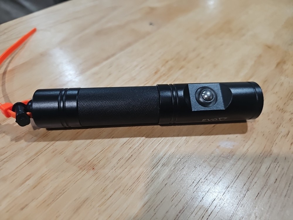 EVO Rechargeable LED Dive Light (1000L) | Premium Underwater Flashlight