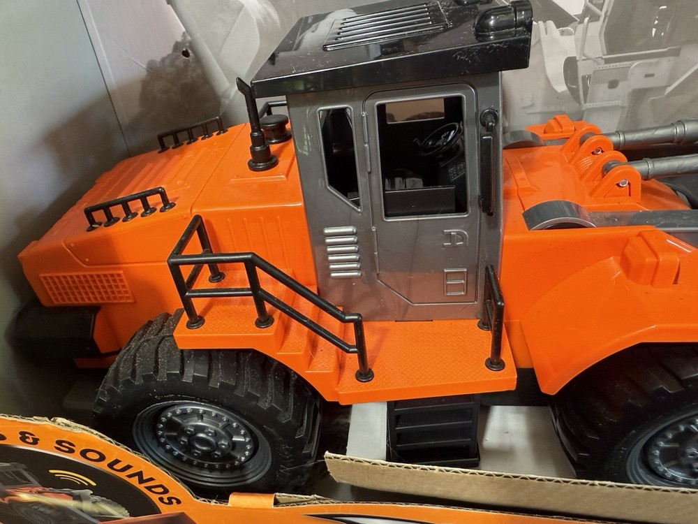 DRIVEN R/C FRONT END LOADER BY BA TTAT