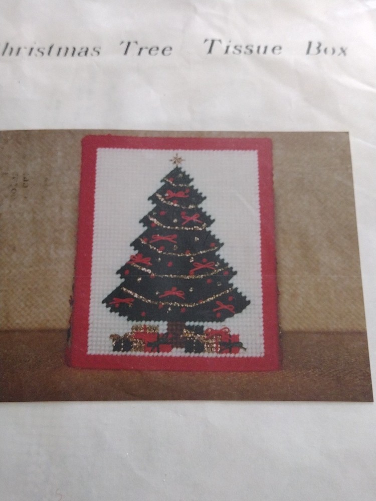 CHRISTMAS TREE TISSUE BOX BY NANCY DORMAN PLASTIC CANVAS KIT
