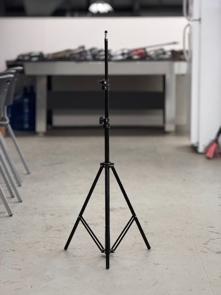 Air-Cushioned Light Stand