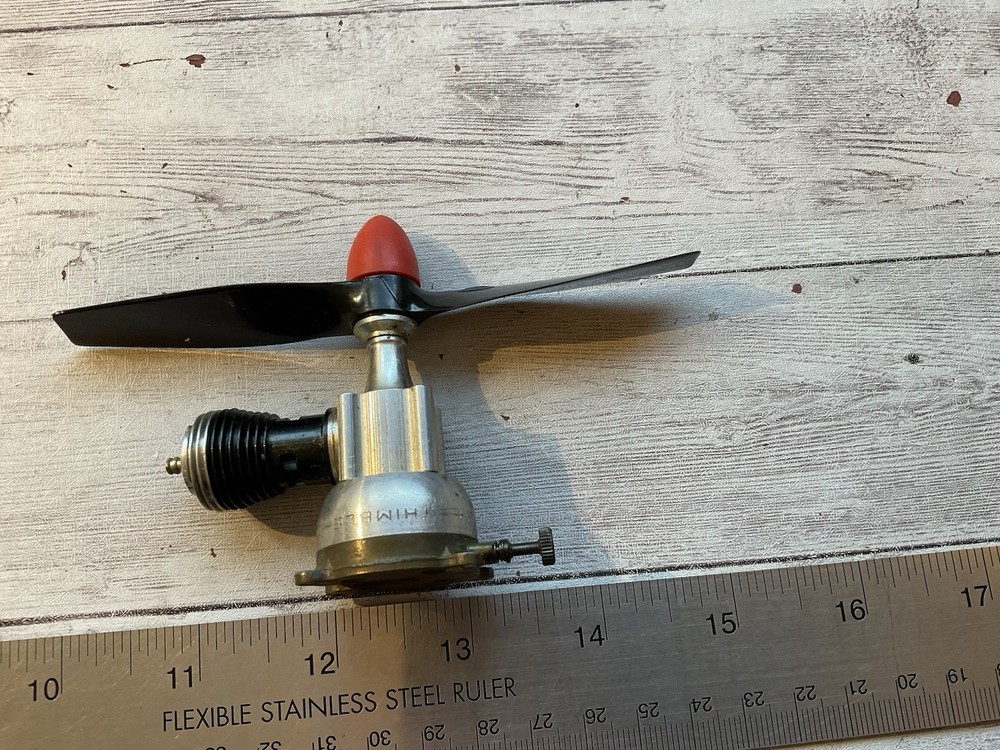 ORIGINAL VINTAGE THIMBLE DRONE ENGINE AND PROPELLER