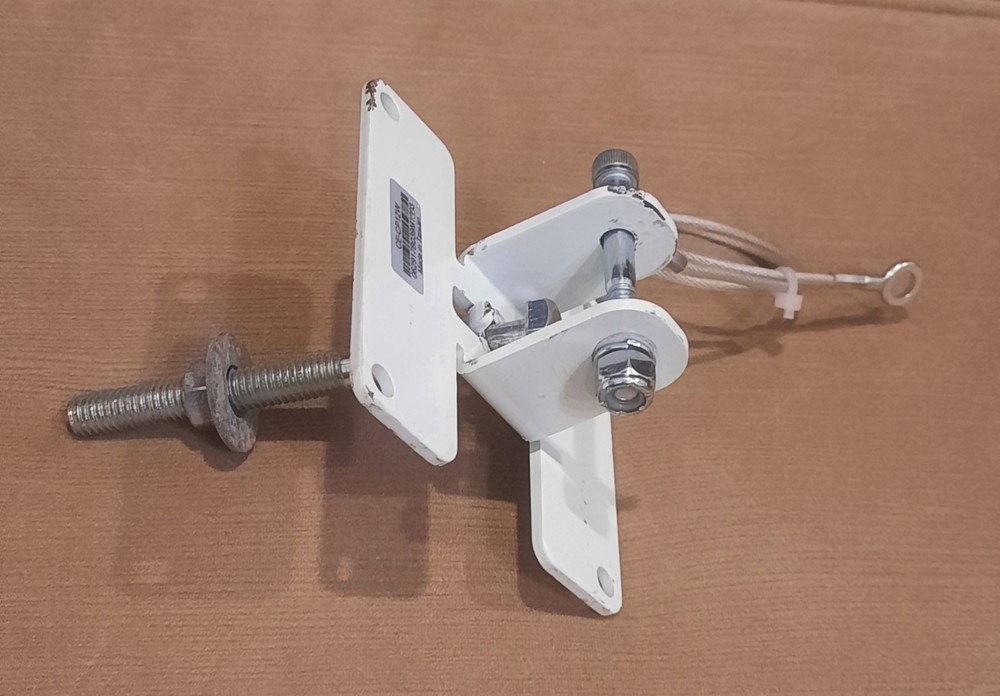 Clinton CE-CP12W Camera Pole Mount, Pre-Owned