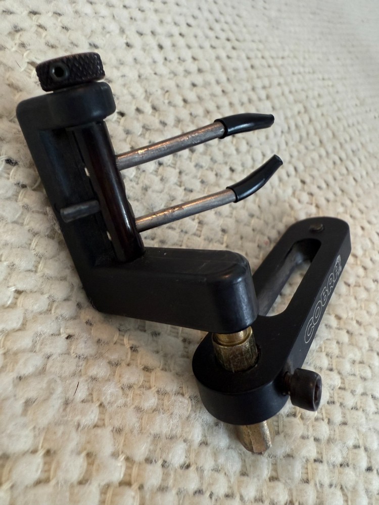 Cobra Archery Dual Prong Flipper Rest