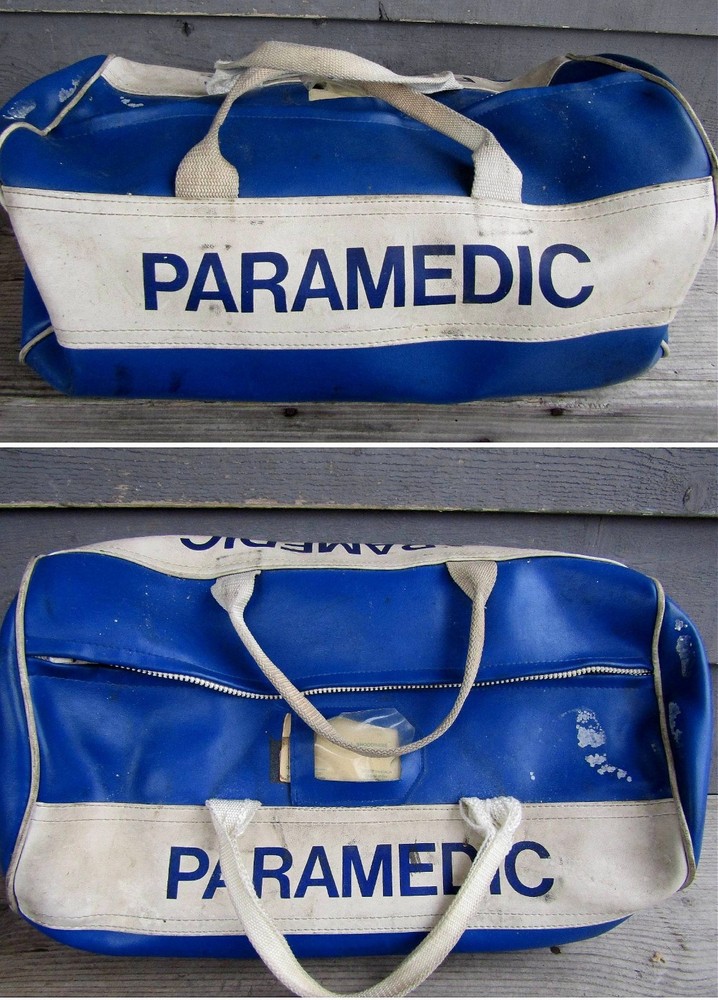 VINTAGE PARAMEDIC BLUE LEATHER BAG