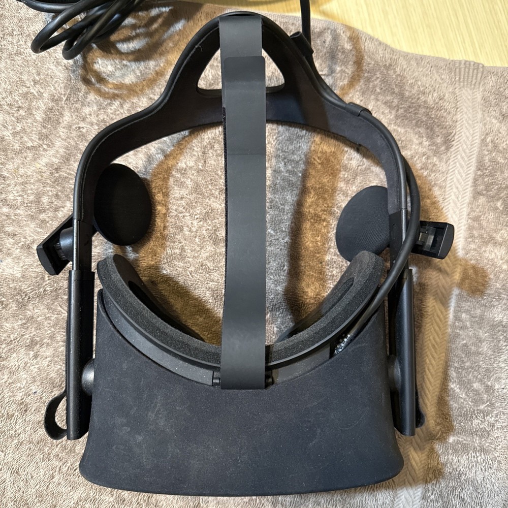 Oculus Rift Virtual Reality Headset with Controllers & Sensors