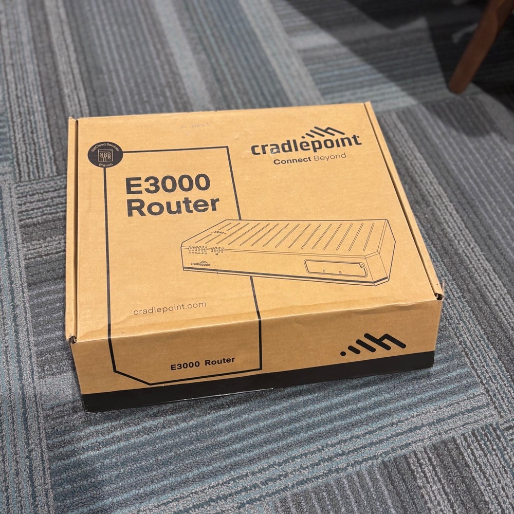 Cradlepoint E3000 4G/5G E3000-C18B Wireless Router
