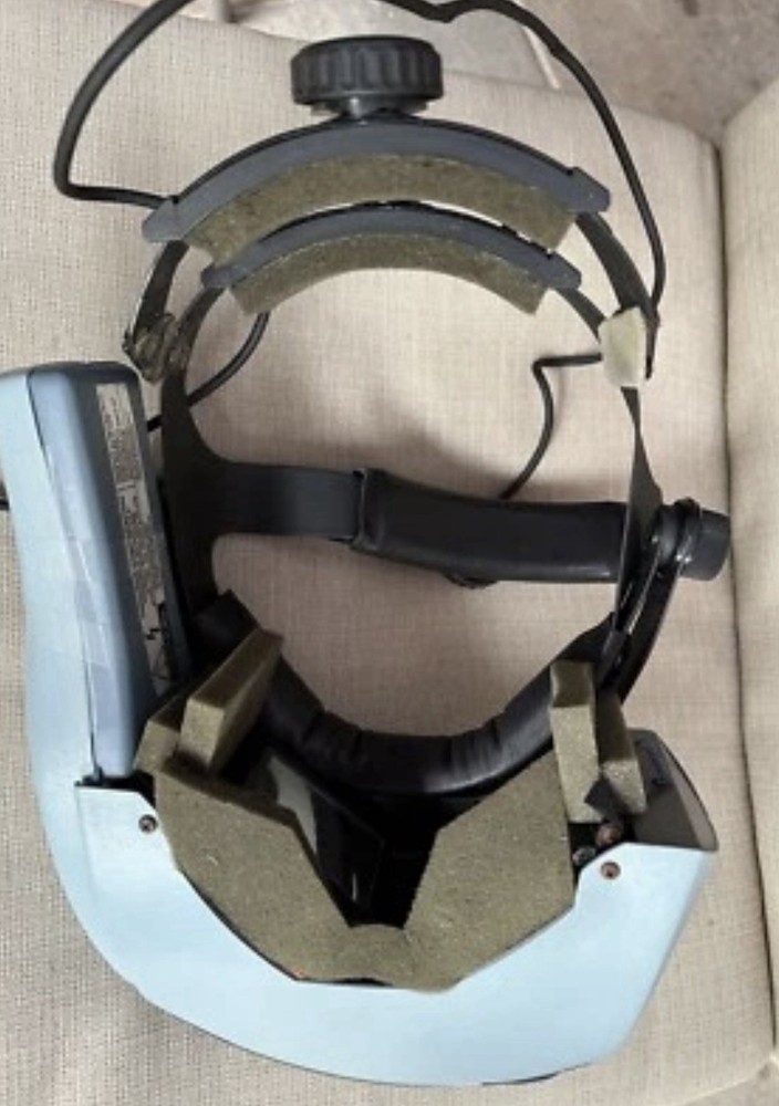 Visionics Low Vision Enhancement System LVES Model LC30A Aurora
