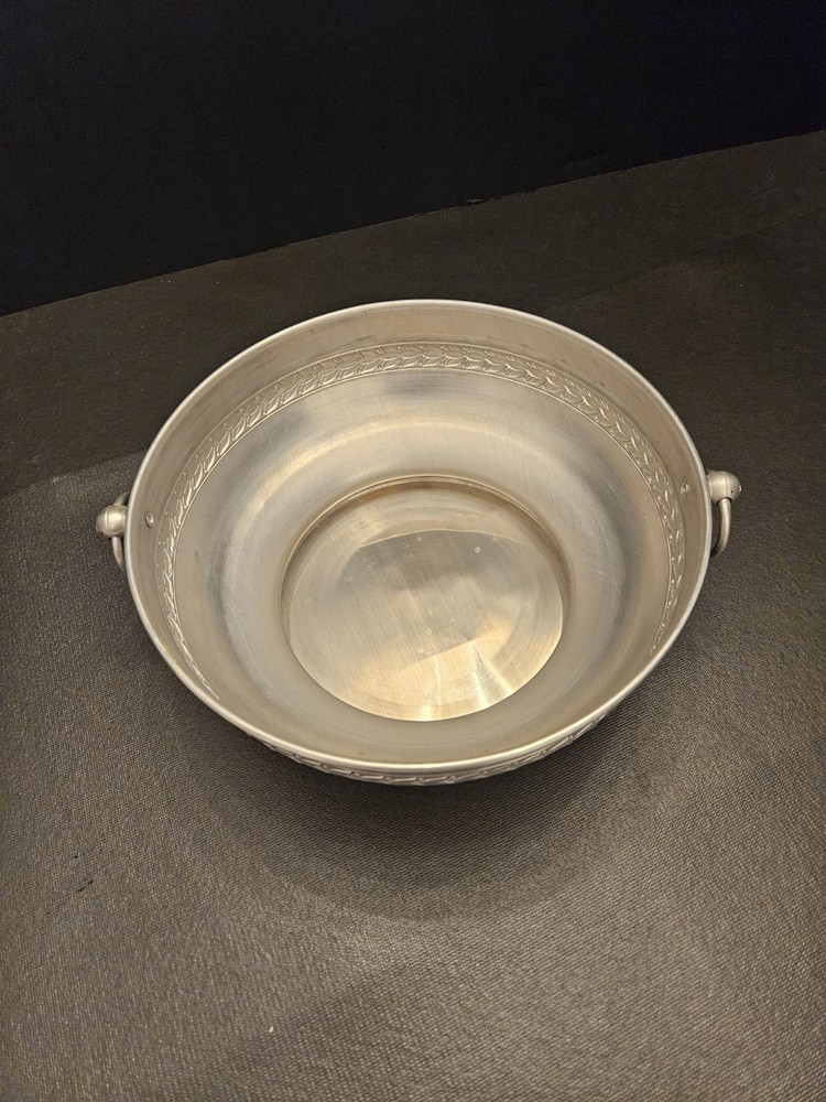 Vintage Aluminum Pan With Partitioned Glass Insert (952)