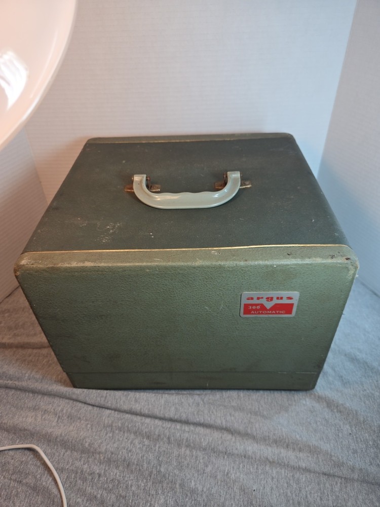 Vintage Argus 300 Automatic Slide Projector With Case Untested