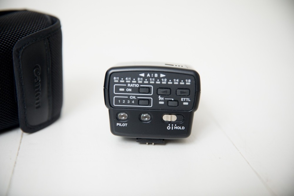 Canon Speedlite Transmitter ST-E2 and Case NEW