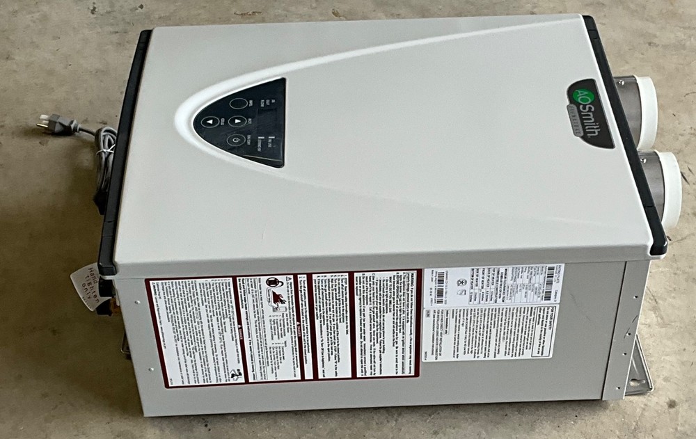 AO SMITH NATURAL GAS TANKLESS ON DEMAND WATER HEATER, AT-H3J-DV-N, NEW, NO BOX